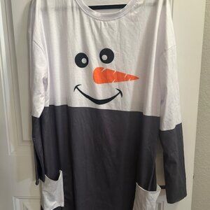 White & Grey Snowman Long Sleeve Crew Neck Top | Approx. Size 3X